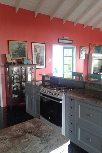 Livingroom/ kitchen area